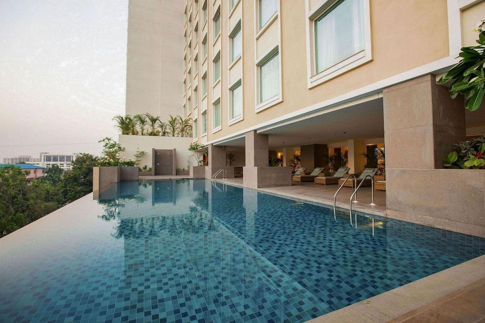 Lemon Tree Premier City Center Pune Esterno foto