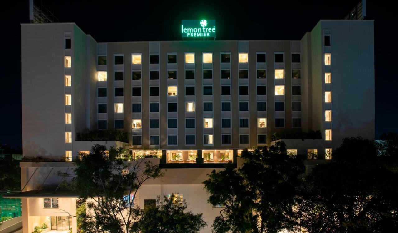 Lemon Tree Premier City Center Pune Esterno foto