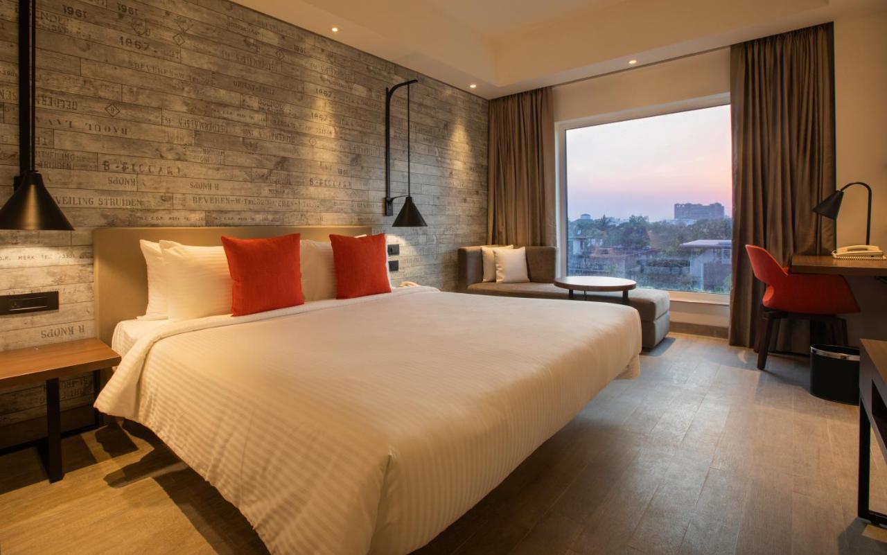 Lemon Tree Premier City Center Pune Esterno foto