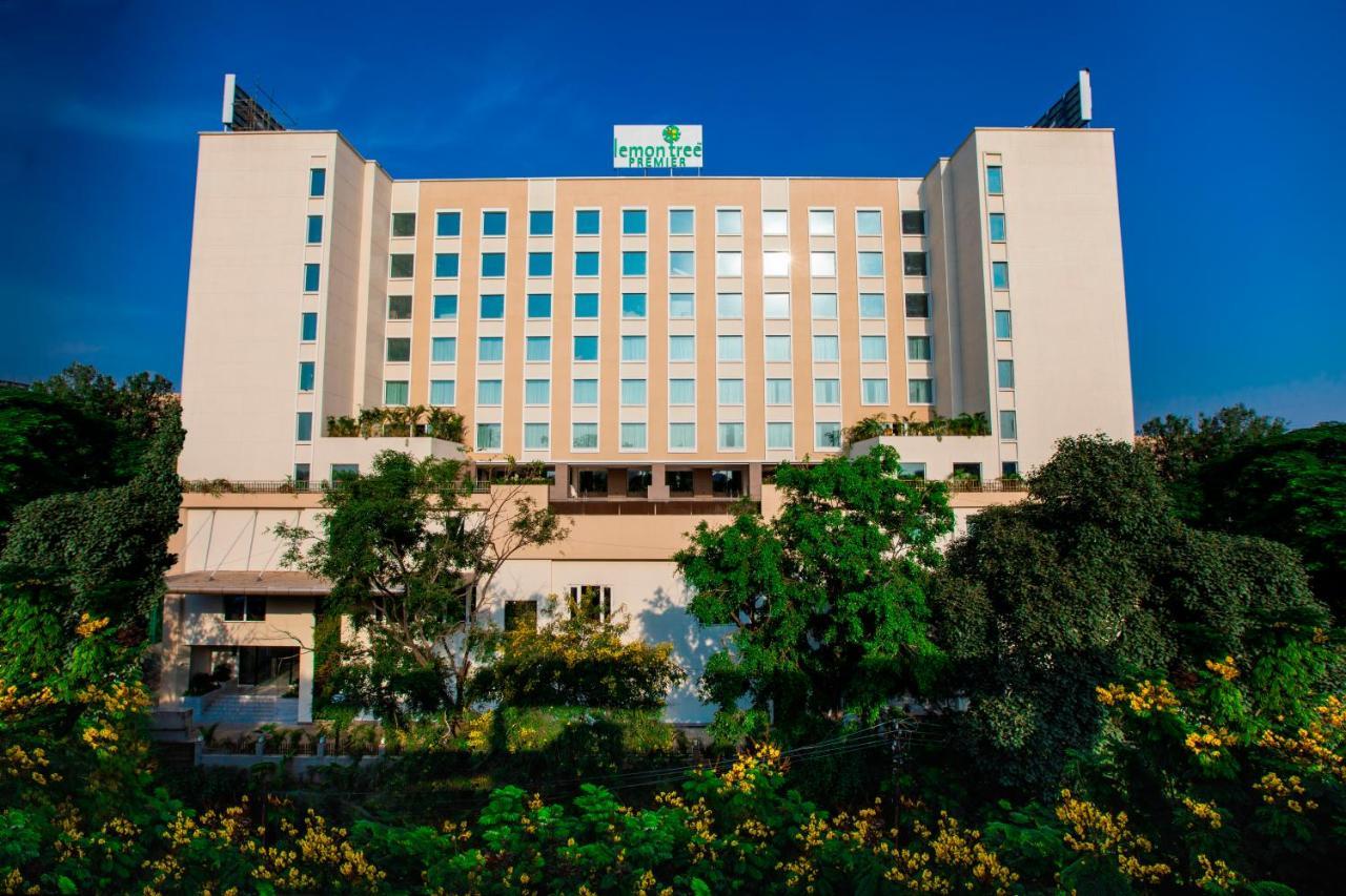 Lemon Tree Premier City Center Pune Esterno foto