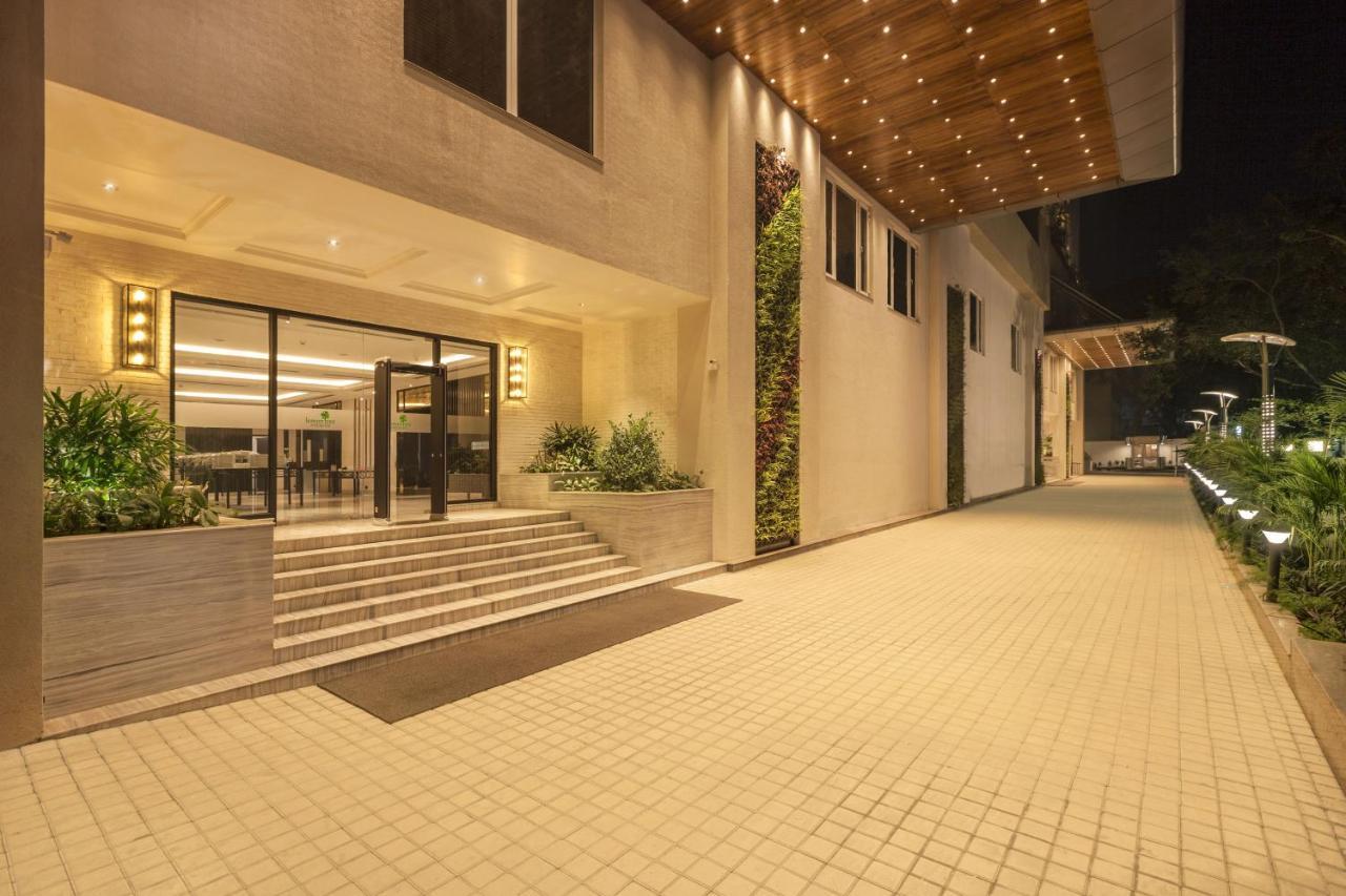 Lemon Tree Premier City Center Pune Esterno foto